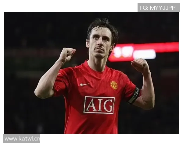 内维尔一语道破天机？曼联换人后的“阵型谜云”